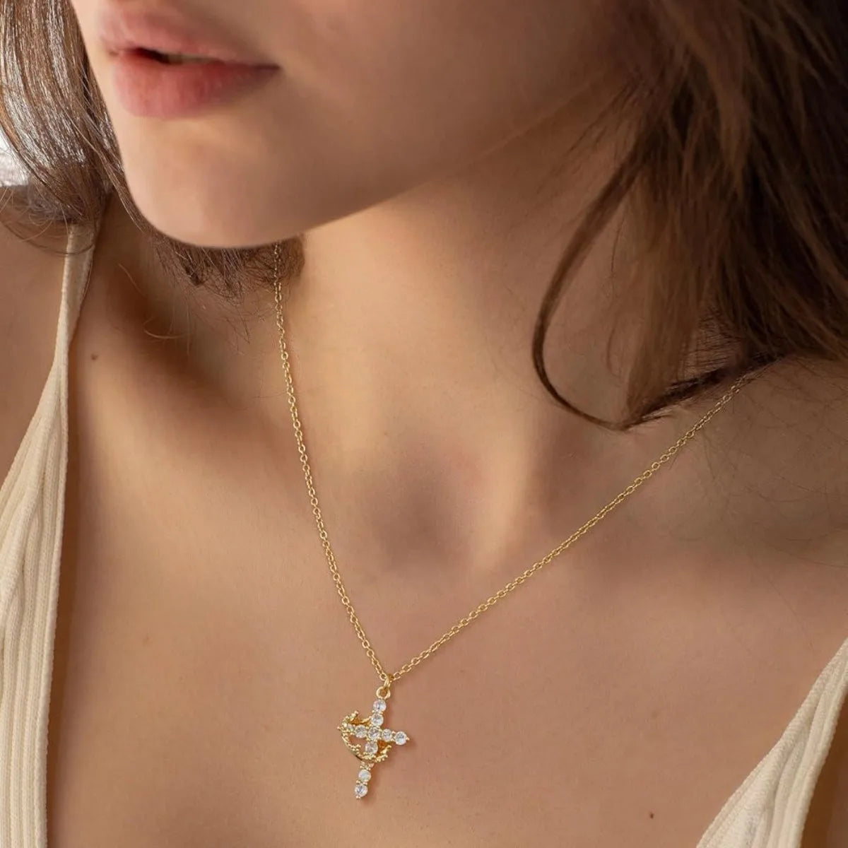 Radiant Ladies' Diamond Cross Necklace - Stunning 14K Gold Cubic Zirconia Pendant for Every Occasion